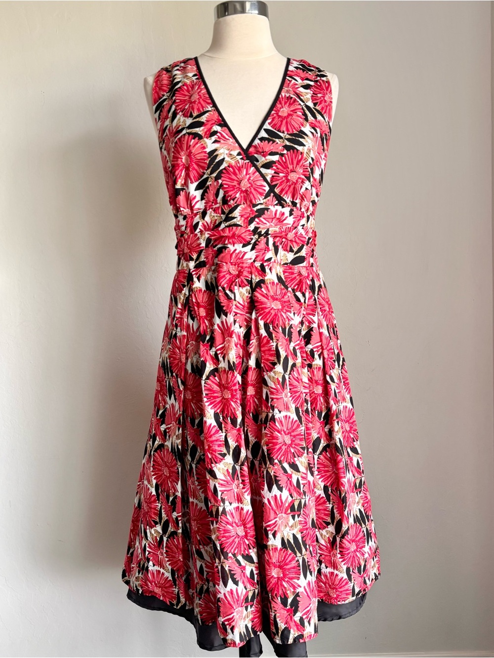 Robbie Bee Sleeveless V-neck Fit & Flare Cotton Red Pink Floral Pleat Dress, 16